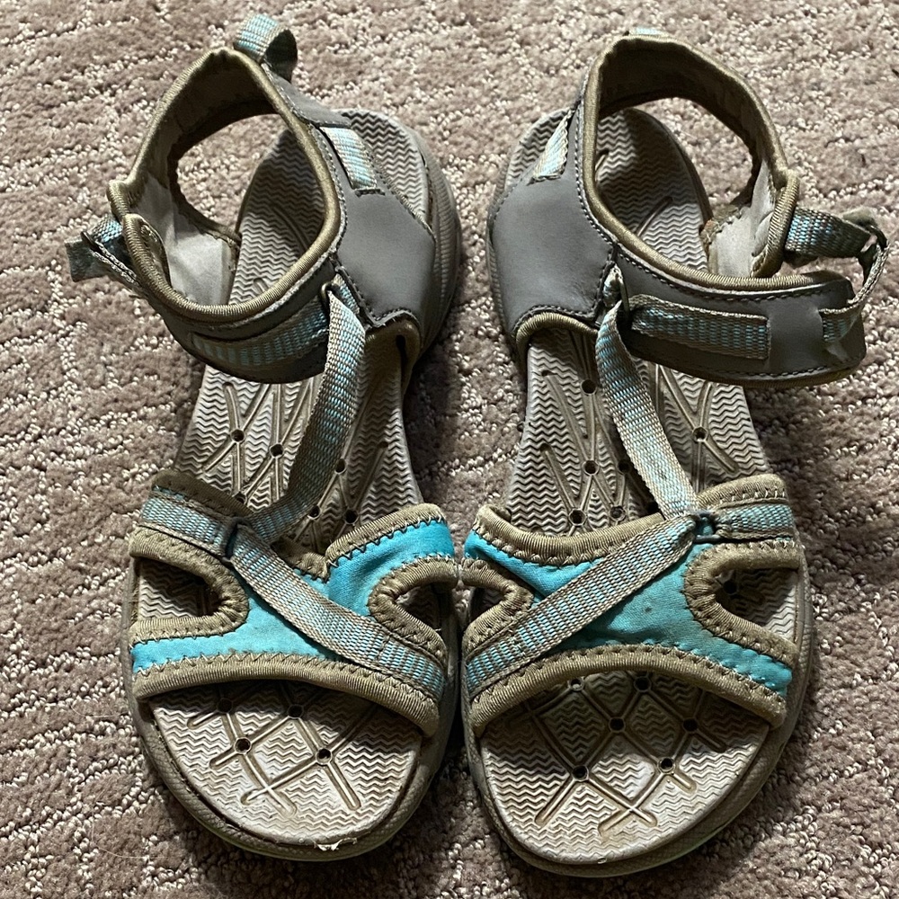 G.H. Bass & Co. Blue and Taupe Size 8 Sandals Summer Vacation Resortwear Fall